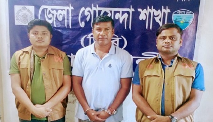 রিলিফের চাল কালো বাজারে বিক্রি, বিএনপি নেতা গ্রেপ্তার