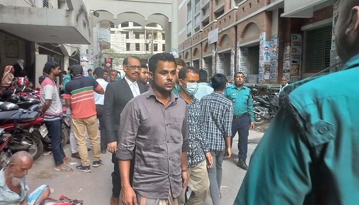 শেখ রেহানার নামে প্রতারণা: ২ জন কারাগারে