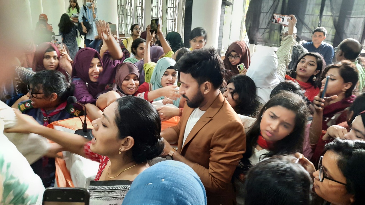 ইডেন কলেজে ‘বীরকন্যা প্রীতিলতা’র প্রচারণা শুরু
