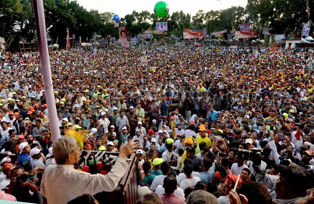 জনগণের সঙ্গে সম্পর্ক নেই সরকারের