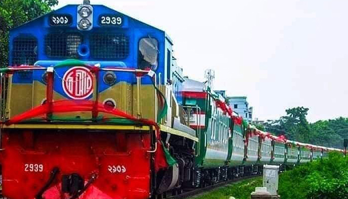ট্রেনে স্যানিটারি ন্যাপকিন বিতরণের সিদ্ধান্ত রেলওয়ের