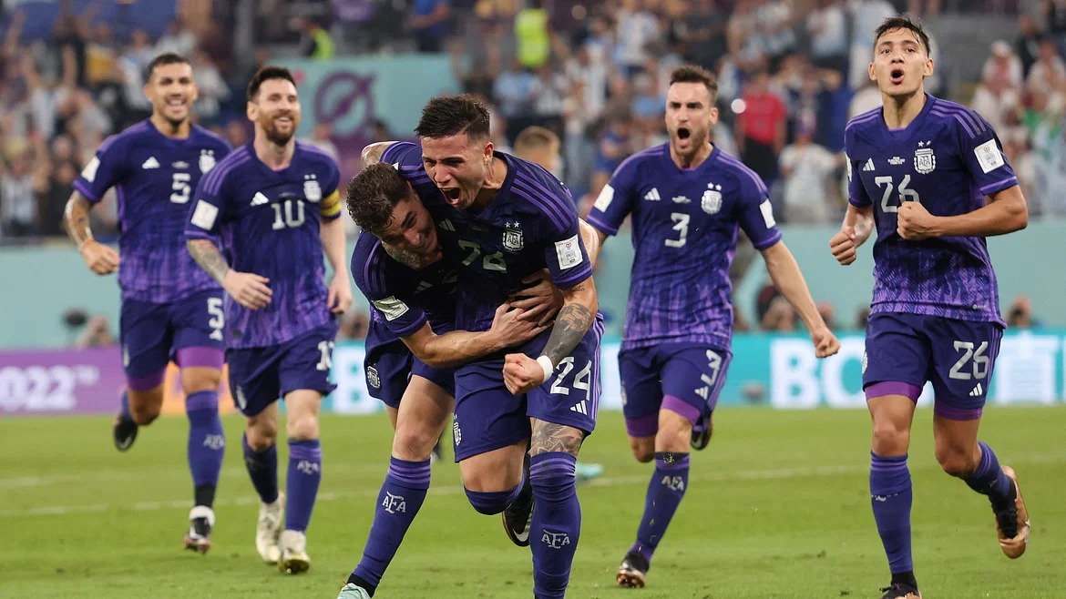 শেষ ষোলোর উচ্ছ্বাসে ভাসছে আর্জেন্টিনা