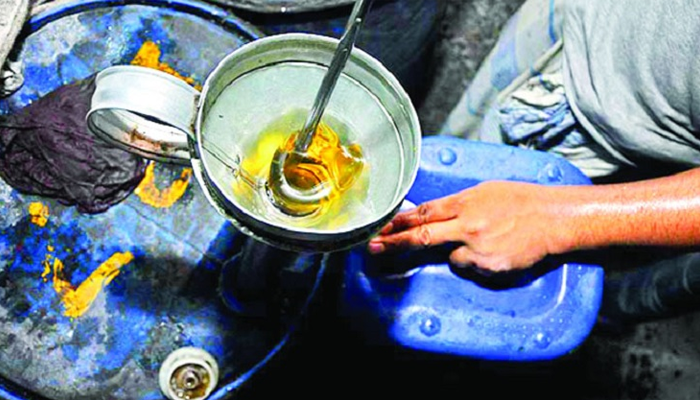 নতুন বছরে বাজারে খোলা তেল বিক্রি করা যাবে না