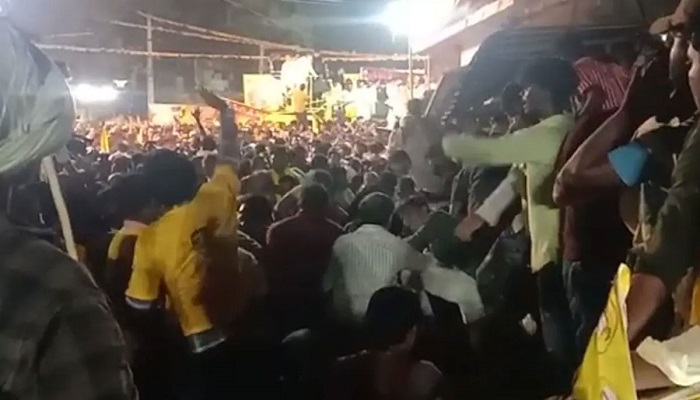 ভারতে পদদলিত হয়ে নারীসহ নিহত ৮