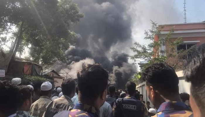 রোহিঙ্গা ক্যাম্পে ভয়াবহ অগ্নিকাণ্ড