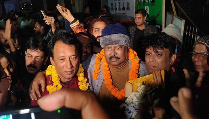 চলচ্চিত্র পরিচালক সমিতির সভাপতি কাজী হায়াৎ, মহাসচিব শাহীন সুমন