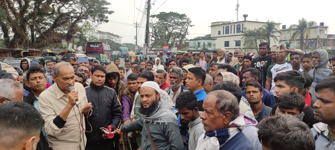 হাওর শুকিয়ে মৎস্য নিধন, কৃষকদের বিক্ষোভ
