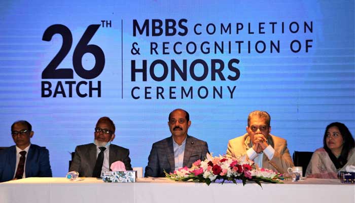 চিকিৎসকদের মানসম্মত সেবার আহ্বান মেয়র আতিকের
