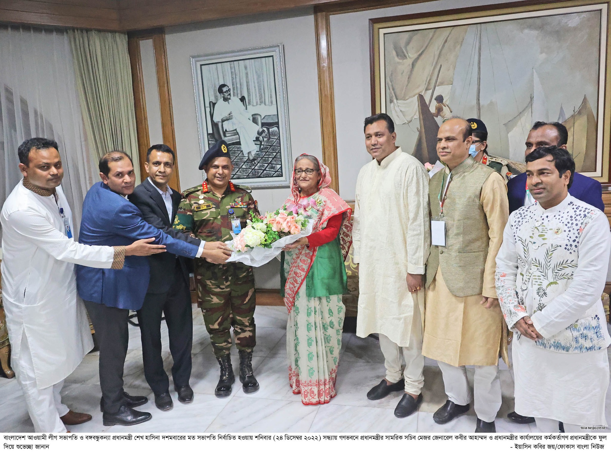 ঘনিষ্ঠদের শুভেচ্ছাসিক্ত প্রধানমন্ত্রী