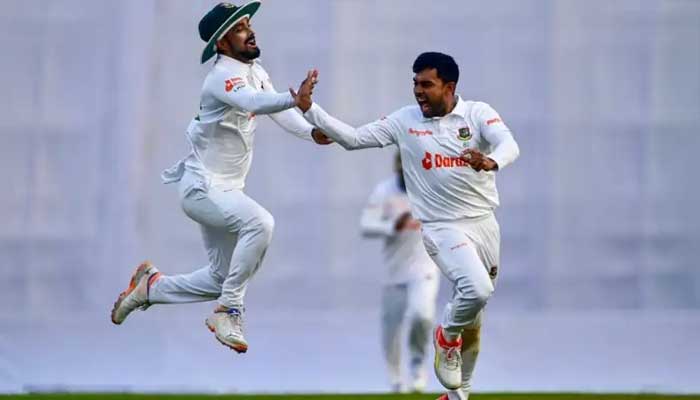 মিরাজের ৫ উইকেটে ধুঁকছে ভারত