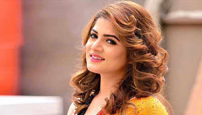 কাজ ছাড়া অন্য কিছু ভাবতে চাই না: শ্রাবন্তী