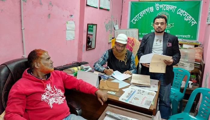 মোরেলগঞ্জে সাব-রেজিস্টারের বিরুদ্ধে দুর্নীতির অভিযোগ