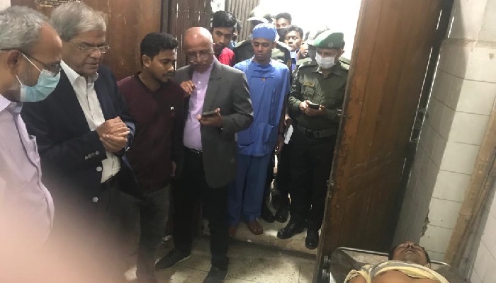 মকবুলের মরদেহ দেখতে ঢামেকে ফখরুল