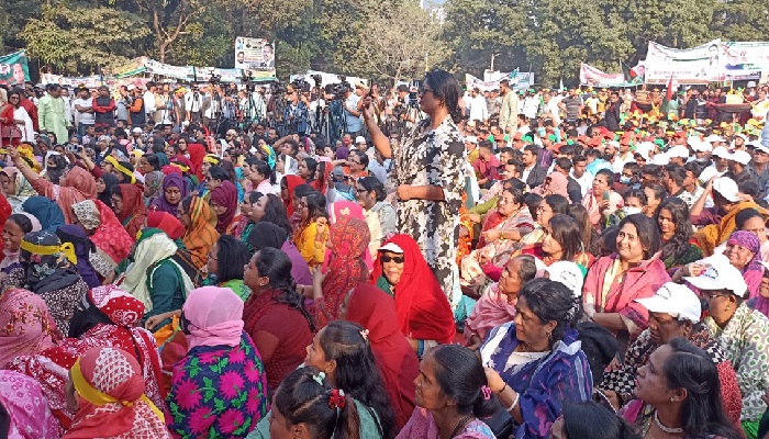 ঢাকায় আ.লীগের সমাবেশে নেতাকর্মীদের ঢল