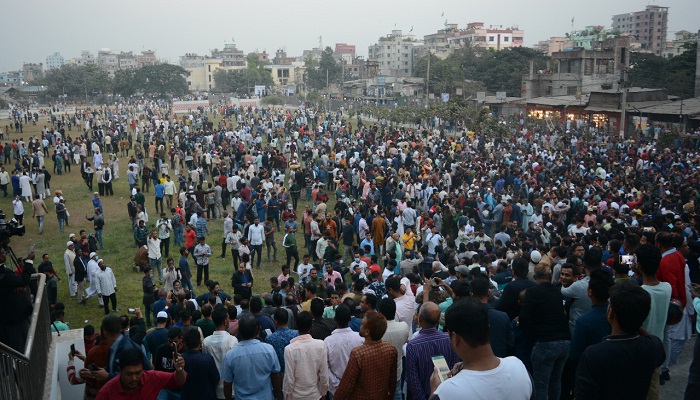 গোলাপবাগ মাঠে বিএনপি নেতাকর্মীরা