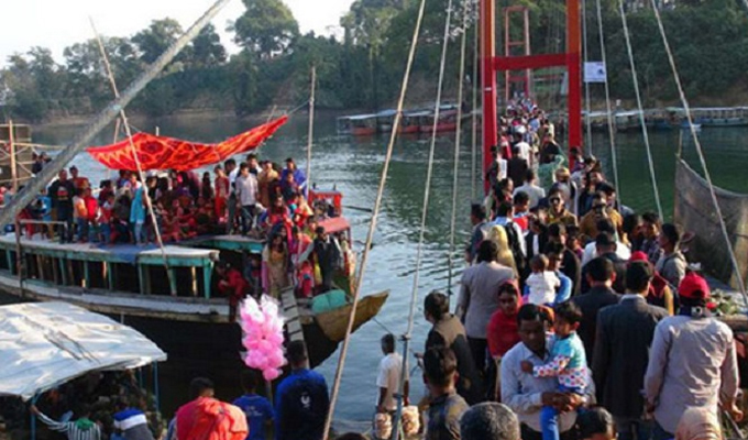 হাজারো পর্যটকে মুখরিত রাঙামাটি