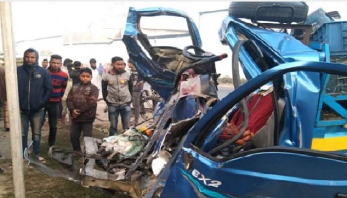 দিনাজপুরে বাস-পিকআপ সংঘর্ষে নিহত ৩