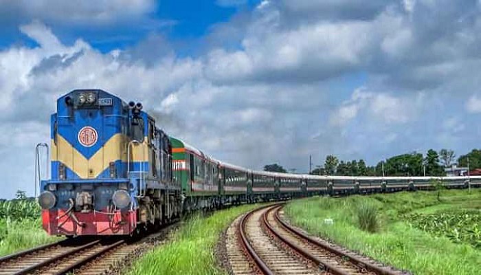 পশ্চিমাঞ্চলে ৯ ট্রেনের যাত্রা বাতিল