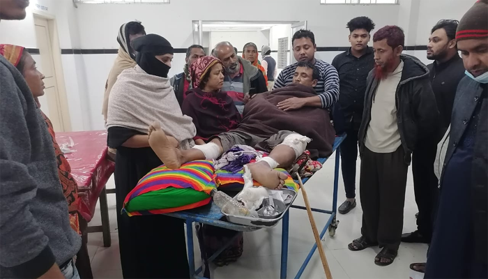 বোয়ালমারীতে ইউপি সদস্যের হাত-পা ভাঙলো দুর্বৃত্তরা