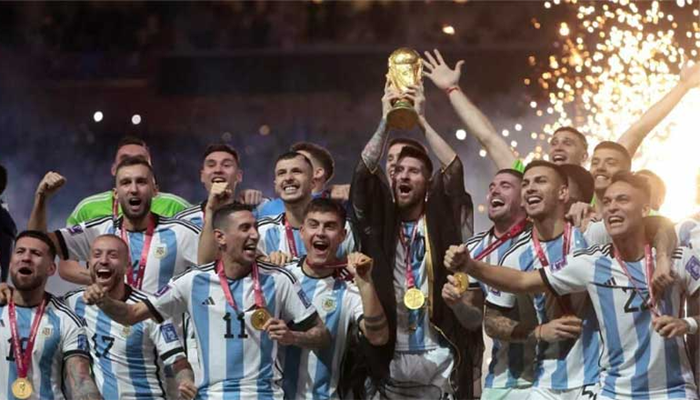 বিশ্বকাপে কাতারের আয় ১৭০০ কোটি ডলার!