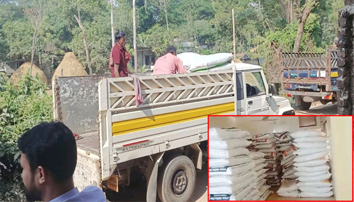 চেয়ারম্যানের ঘরে লুট হওয়া মুরগির খাবার