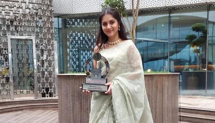 ‘মায়া’ দিয়ে মিথিলার পুরস্কার জয়