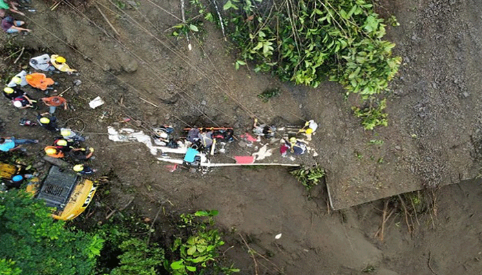 কলম্বিয়ায় ভূমিধসে নিহত ২৭