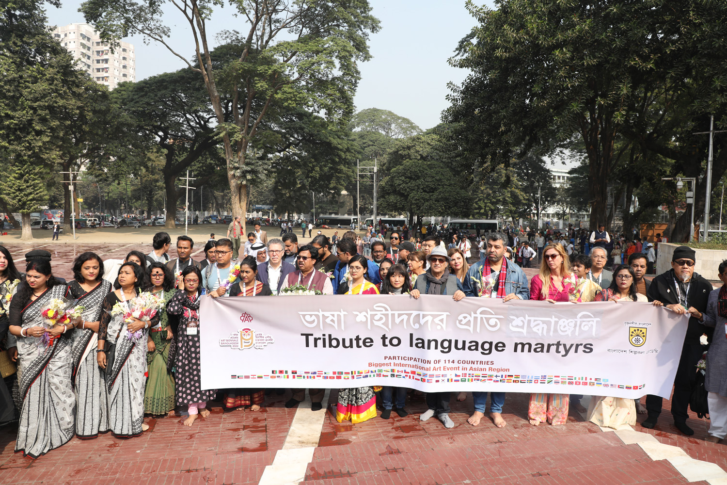 ভাষা শহীদদের শ্রদ্ধা জানাল বিদেশি শিল্পীরা