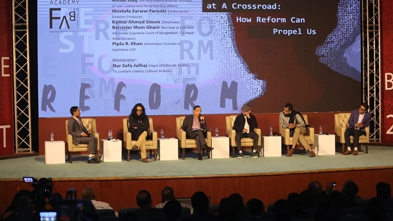 সরকার চায় দেশে মুক্তচিন্তা বিকশিত হোক