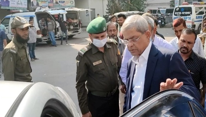ঢামেকে মকবুলের স্বজনদের সঙ্গে দেখা করলেন ফখরুল