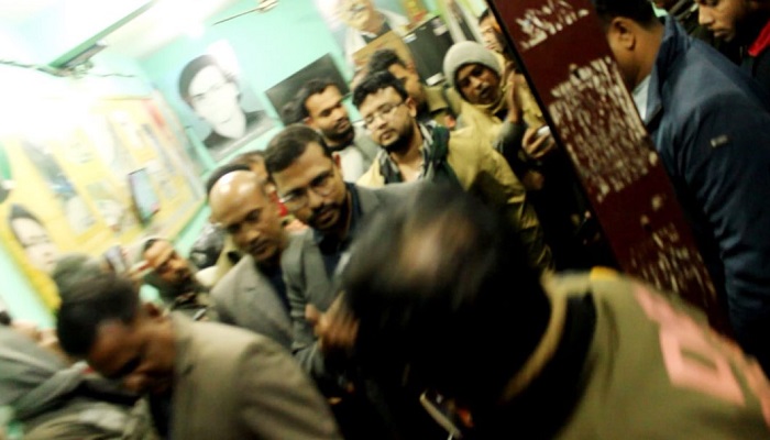 অনলাইন জুয়া: মেহেরপুরে ৬ জন আটক