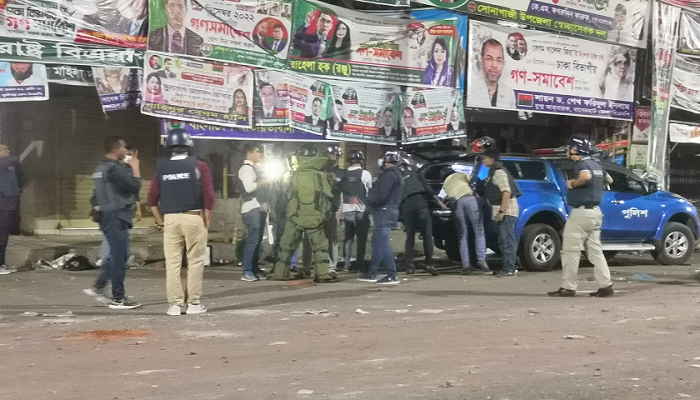 নয়াপল্টনে ১৫টি বোমা নিষ্ক্রিয় করেছে পুলিশ