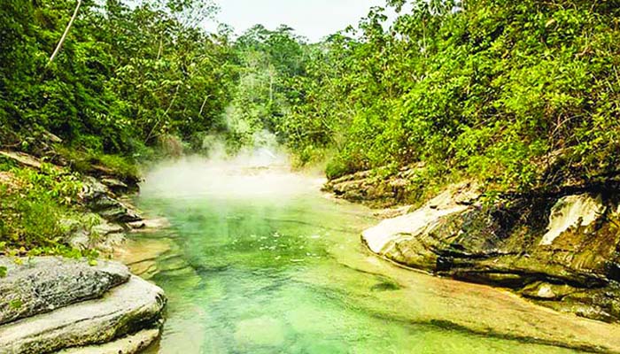 রহস্যে ঘেরা আমাজনে ফুটন্ত পানির নদী