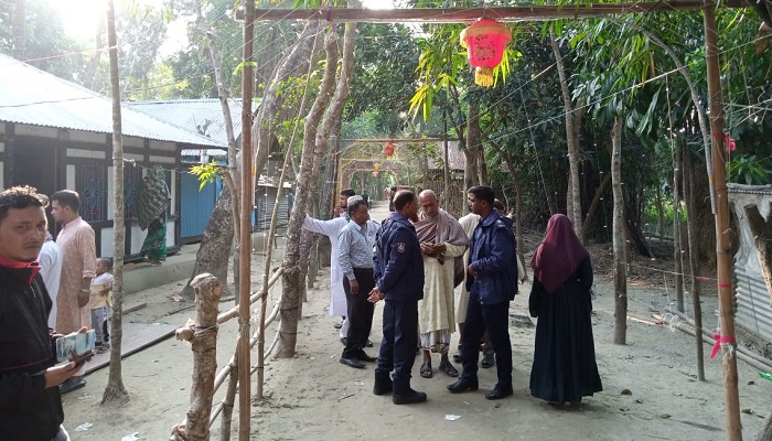 বাবুগঞ্জে বোমা ফাটিয়ে বিয়ে বাড়ি ডাকাতি, উজিরপুরে ব্যাংক লুট