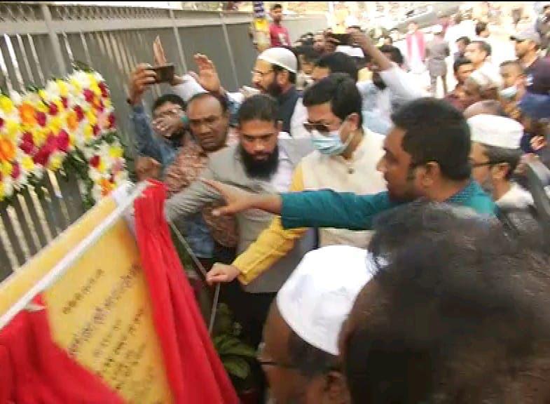 বিশৃঙ্খলার মাঝেও খেলার মাঠ উদ্বোধন করলেন মেয়র তাপস