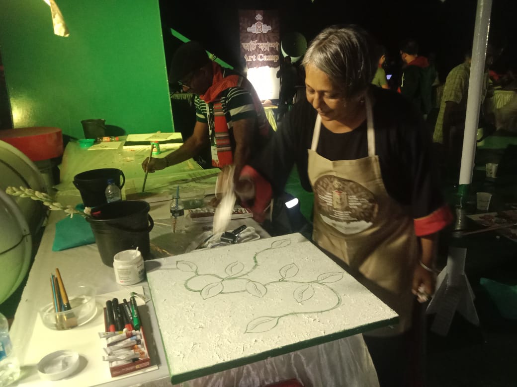 পদ্মায় ভেসে আঁকা হলো ১৫০ শিল্পকর্ম