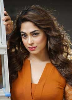 ছবি মুক্তির আগে কোথায় গেলেন পপি?