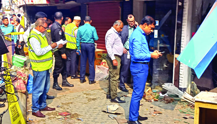 মগবাজারে বিস্ফোরণ: পুলিশের সন্দেহ জঙ্গিগোষ্ঠী ঘিরে
