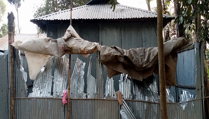 গঙ্গাচড়ায় বাড়িতে হামলা, পুত্রবধূ আহত