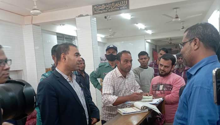 আদা-রসুনের আড়তে ভোক্তা অধিদপ্তরের অভিযান