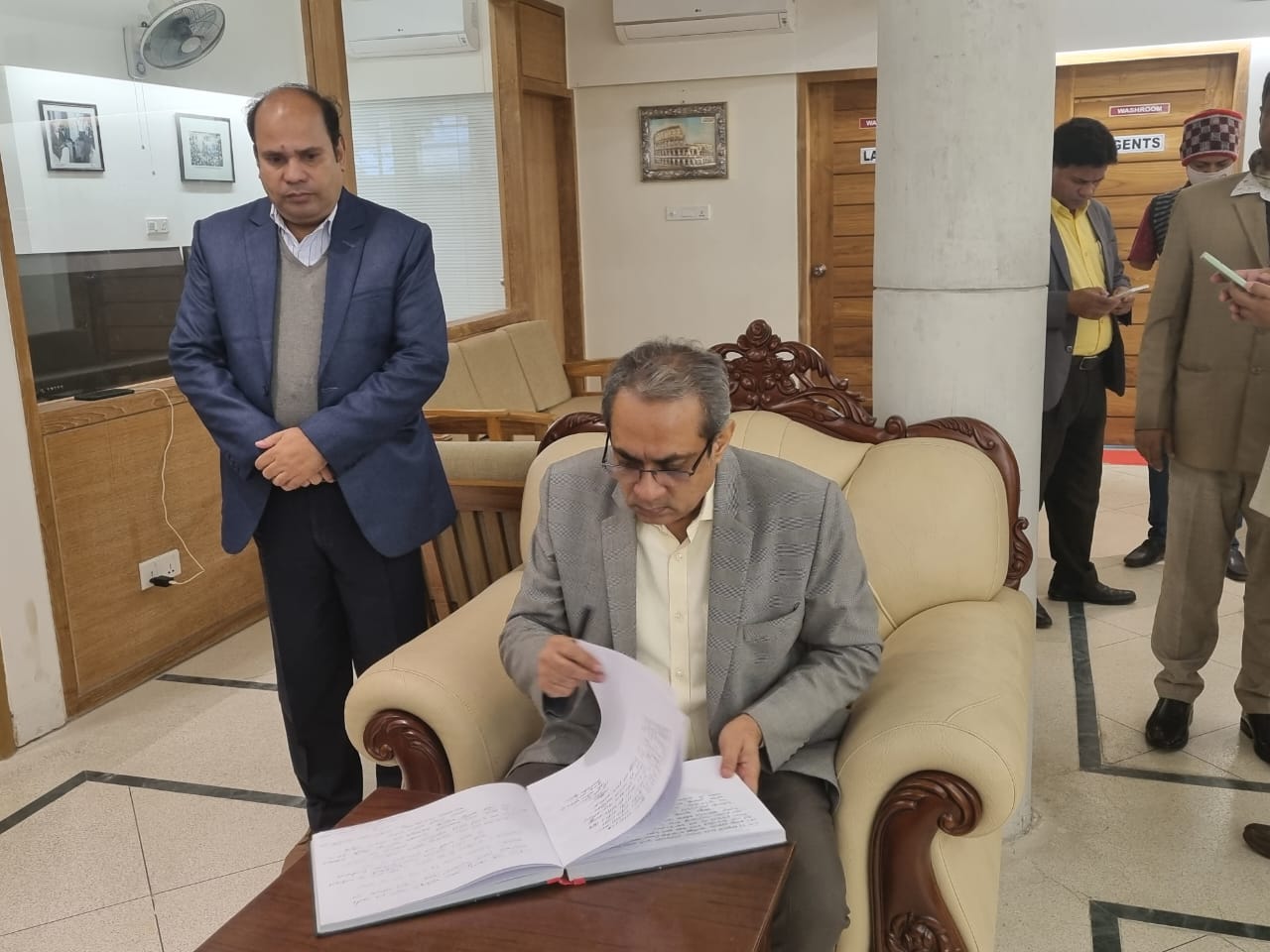 জাতির পিতার সমাধি সৌধে ক্রীড়া সচিবের শ্রদ্ধা