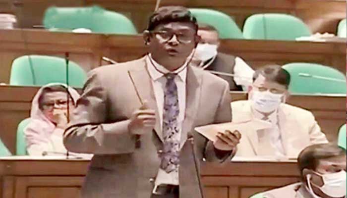 বিদেশে টাকা পাঁচারকারীদের ফাঁসি চান শামীম