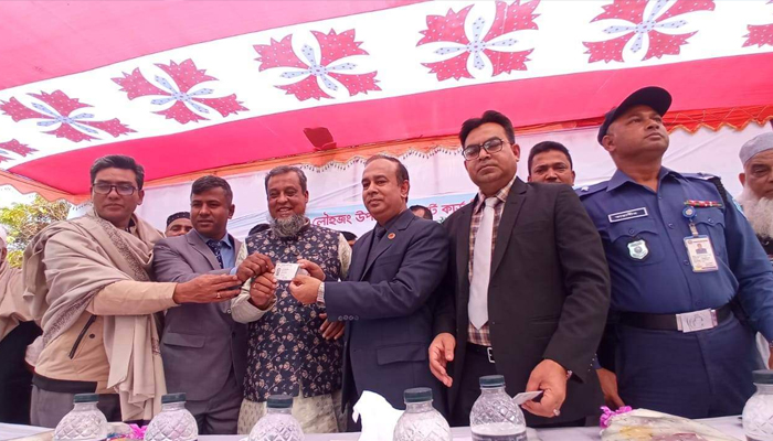 লৌহজংয়ে স্মার্টকার্ড বিতরণ কার্যক্রম উদ্বোধন
