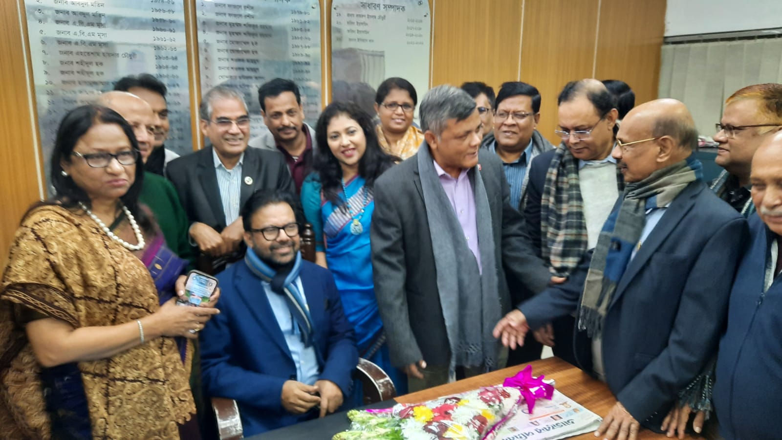 জাতীয় প্রেস ক্লাবের নতুন কমিটির দায়িত্ব গ্রহণ