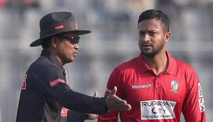 ‘নিয়ম শেখাতে’ নিয়ম ভাঙলেন সাকিব!