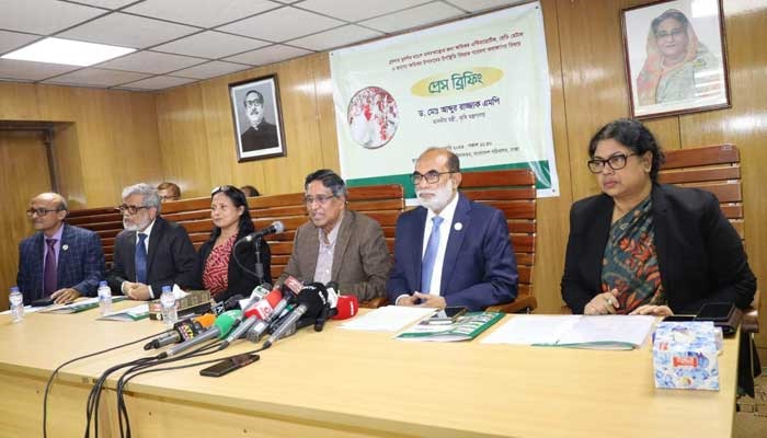 ব্রয়লার মুরগিতে ক্ষতিকর কিছু নেই