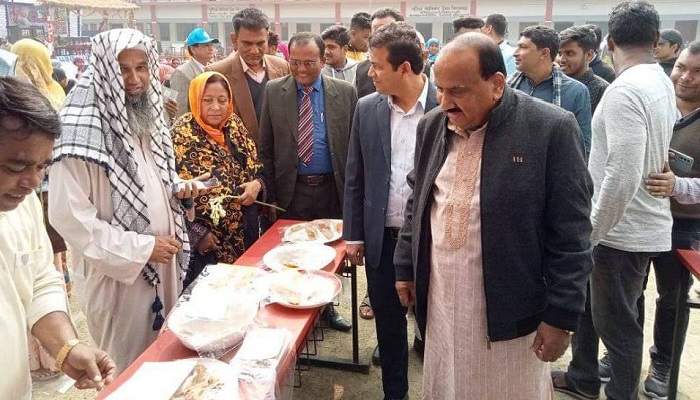 পুঠিয়ায় পিঠা উৎসব অনুষ্ঠিত