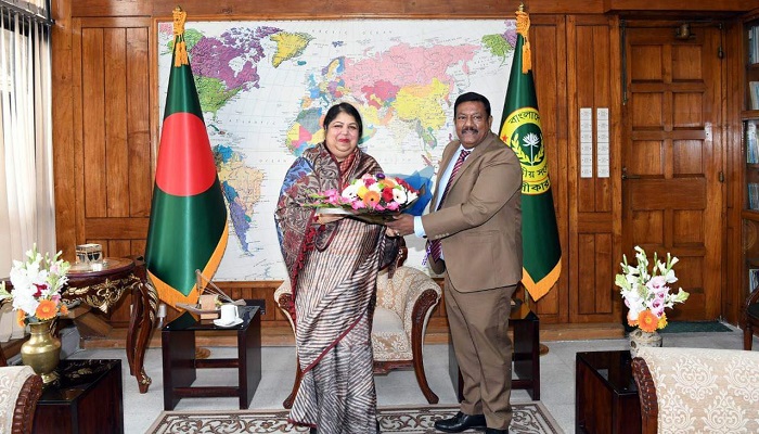 স্পিকারের সঙ্গে মন্ত্রিপরিষদ সচিবের সৌজন্য সাক্ষাৎ