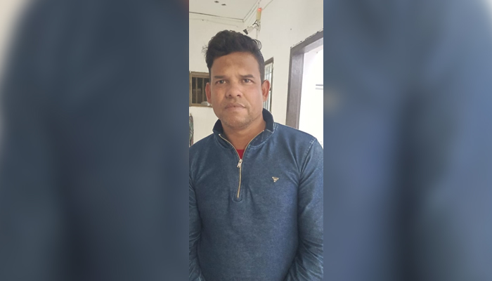 শ্রীনগরে ১০ কেজি গাঁজাসহ একজন গ্রেপ্তার