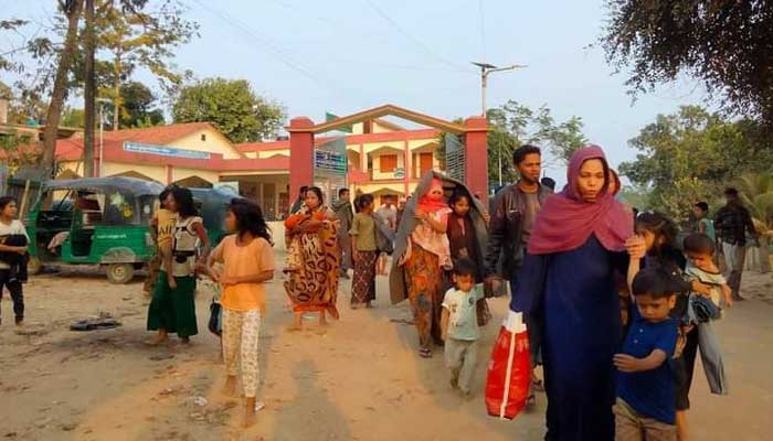 শূন্য রেখা ছাড়ছে রোহিঙ্গারা